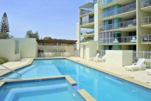 Πισίνα στο ή κοντά στο Dwell @ 22, Oceanfront Apartment