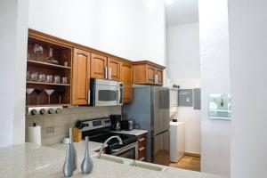 Зображення з фотогалереї помешкання Modern Loft Style Apt w/ Beautiful View w/ Pool у місті Ріо-Гранде