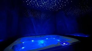 Fotografie z fotogalerie ubytování ELÉGANCE & SPA - chambre d'hôtes avec sauna et jacuzzi privatif v destinaci Montblanc