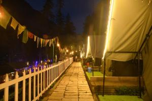 Fotografie z fotogalerie ubytování Himtrek Riverside Camps, Kasol v destinaci Kasol