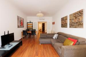 Posezení v ubytování ApartEasy - Private Terrace, 3-Bedroom Apartment