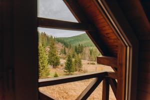 Nespecifikovaný výhled na hory nebo výhled na hory při pohledu z hotelu