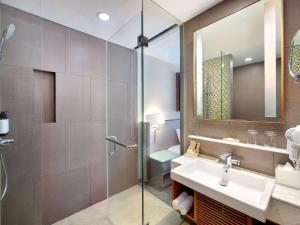 Koupelna v ubytování Mercure Bali Legian