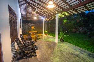 Κήπος έξω από το Meryvilla