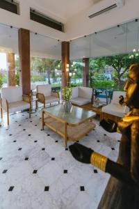 Surpura Bagh - A Luxury Boutique Resort的休息区