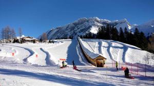 THE ALPINE STUDIO proche du lac Frience, chiens admis, parking privé durante o inverno
