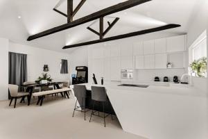 斯陶帕Dark Horizon的相册照片