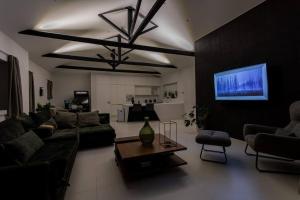 斯陶帕Dark Horizon的相册照片