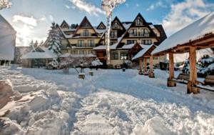 Folk Resort Domki i Apartamenty v zime