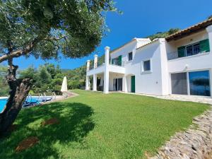 Zahrada ubytování Villa Galini with Private Pool & Incredible Views, Ipsos