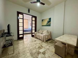 Кровать или кровати в номере Ótimo Apartamento - 500m Praia Copacabana/RJ