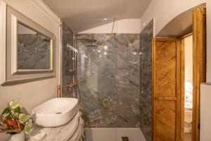A bathroom at San Michele al Castello