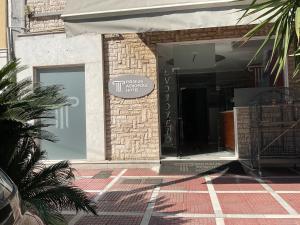 Fasade eller inngang på Piraeus Acropole Hotel
