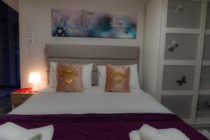 A bed or beds in a room at Studio Santa Monica