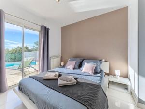 SUPERBE VILLA CLIMATISEE AVEC PISCINE CHAUFFEE-TERRASSE-VUE MER et MONTAGNE