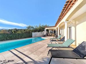 SUPERBE VILLA CLIMATISEE AVEC PISCINE CHAUFFEE-TERRASSE-VUE MER et MONTAGNE