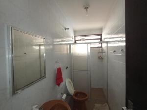 Koupelna v ubytování Linda Casa em Itapoá, balneário Paese