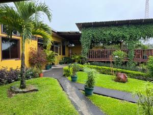 Gallery image of Hotel Aurora Inn, Nuevo Arenal in Nuevo Arenal +16 photos