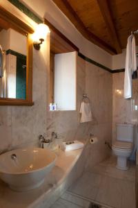 A bathroom at Likinia Hotel