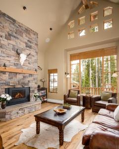 Un lugar para sentarse en 5 Hidden Trail by Moonlight Basin Lodging