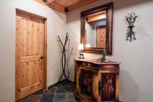 Galería fotográfica de 5 Hidden Trail by Moonlight Basin Lodging en Big Sky 23 fotos más