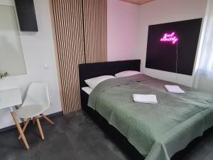 Postel nebo postele na pokoji v ubytování Theox No 11 Studio Apartment für 2 Personen