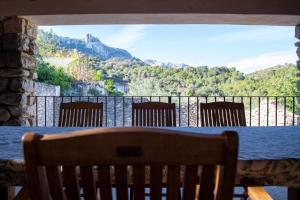 A general mountain view or a mountain view taken from the holiday home