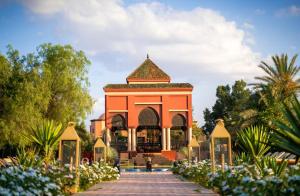 Um jardim no exterior de Nomadz Palace