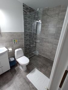 Et badeværelse på Old Town Studio 1 Apartment nr 3