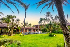 Ein Garten an der Unterkunft Ocean Bay Resort & Spa Phu Quoc