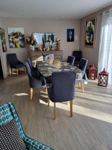 Χώρος καθιστικού στο Maison de vacances contemporaine, plein Périgord pourpre +8 φωτογραφίες