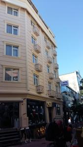 Budova, kde se aparthotel nachází