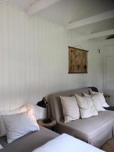 Ruang duduk di Agundaborg boathouse close by lake