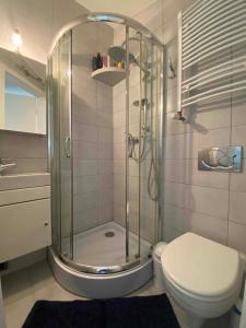 Kylpyhuone majoituspaikassa Kleine weisse Doppelhaushälfte
