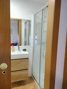 A bathroom at Estudios El Quijote