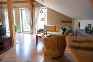 A seating area at Apartment am Kirchplatz 7