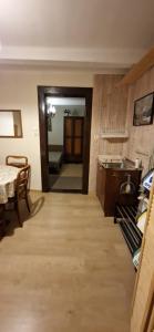 Kuchyňa alebo kuchynka v ubytovaní Apartament Orkisz