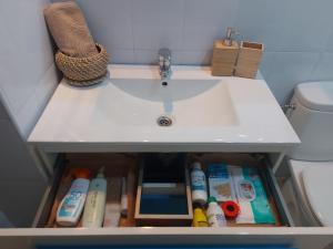 Ένα μπάνιο στο Nice flat in Arrecife - perfect location