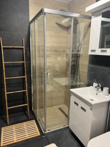 Bilik mandi di Luxe Living