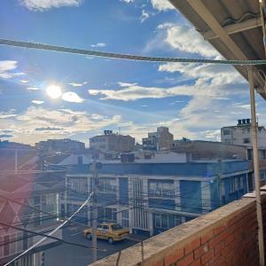 - Balcón con vistas a la ciudad en Renacer casa studio, en Sogamoso