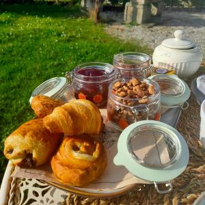 Frukostalternativ för gäster på Le val du vieux chêne
