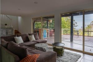 Area soggiorno di Serenity - Gold Coast hinterland getaway for a couple, family or group