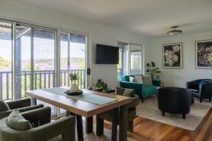 TV o dispositivi per l'intrattenimento presso Serenity - Gold Coast hinterland getaway for a couple, family or group