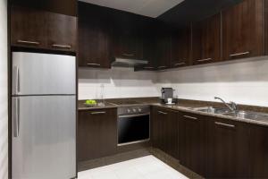 Eldhús eða eldhúskrókur á Marriott Executive Apartments City Center Doha