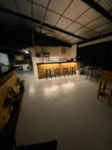 Kuchyň nebo kuchyňský kout v ubytování Lime Lite Manila Hostel