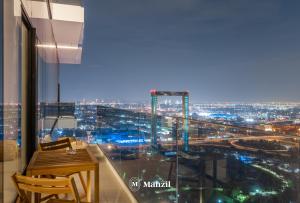 Nespecifikovaný výhled na destinaci Dubaj nebo výhled na město při pohledu z apartmánu