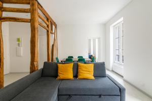 Luxurious 2 Bedroom Avenue des Champs-Elysees Saint-Philippe du Roule Free Netflix