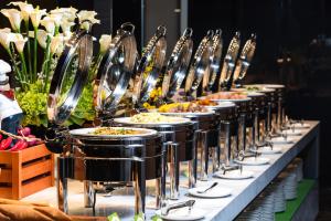 Makanan di atau berdekatan hotel