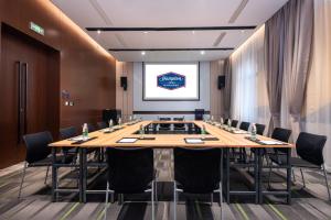 Kawasan bisnes dan/atau bilik persidangan di Hampton by Hilton Beijing West Railway Station Lize Business District