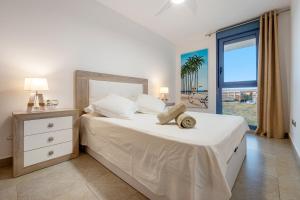 En eller flere senge i et værelse på Cambrils Platja + 23 billeder